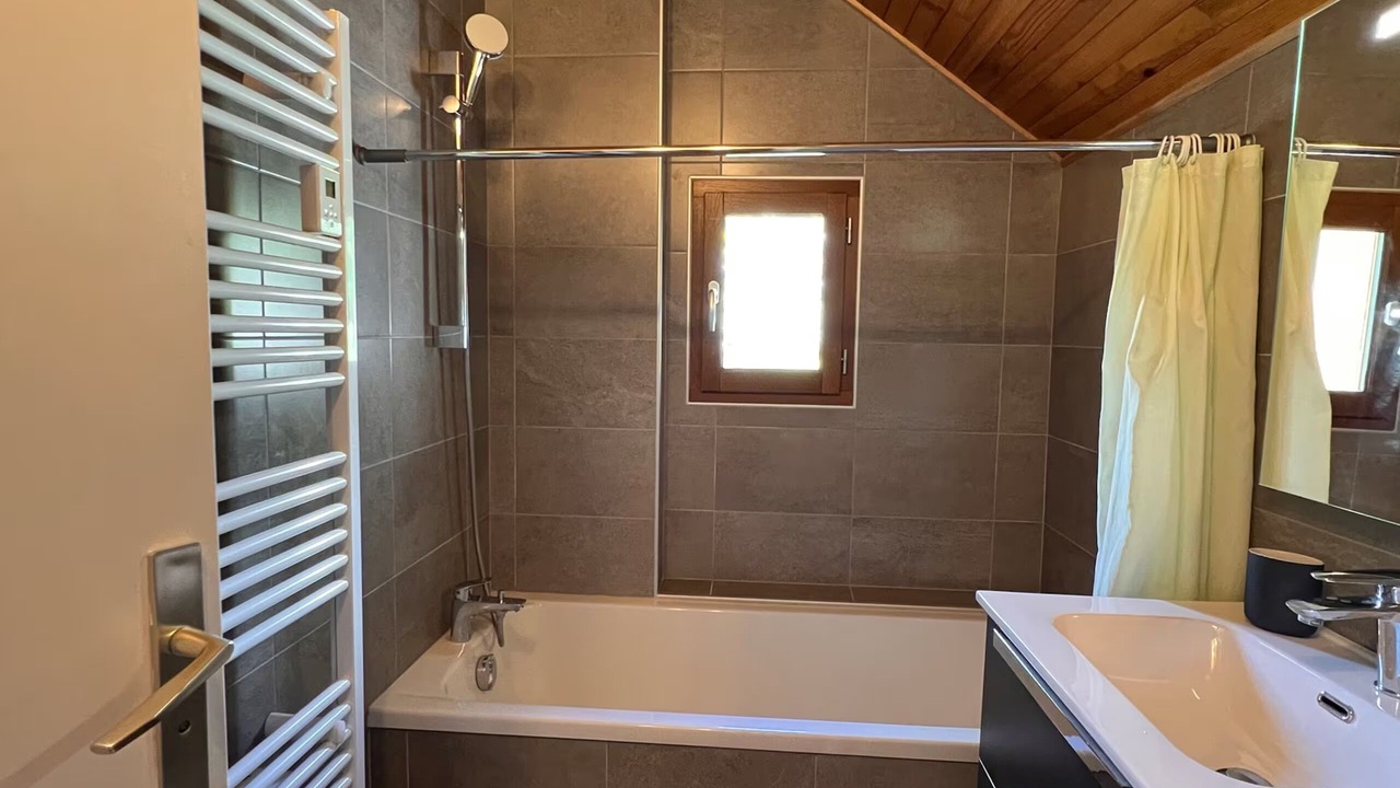 Photo of Bathroom in Correncon-en-Vercors