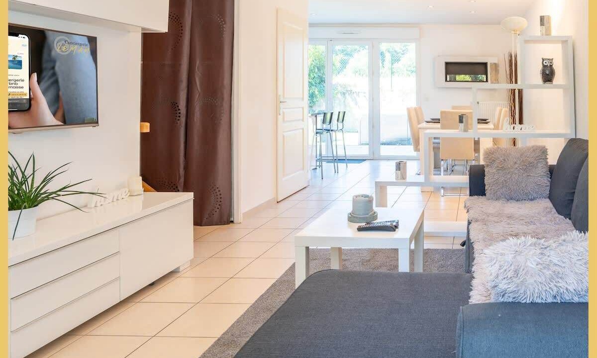 Photo of Livingroom in Etrembieres