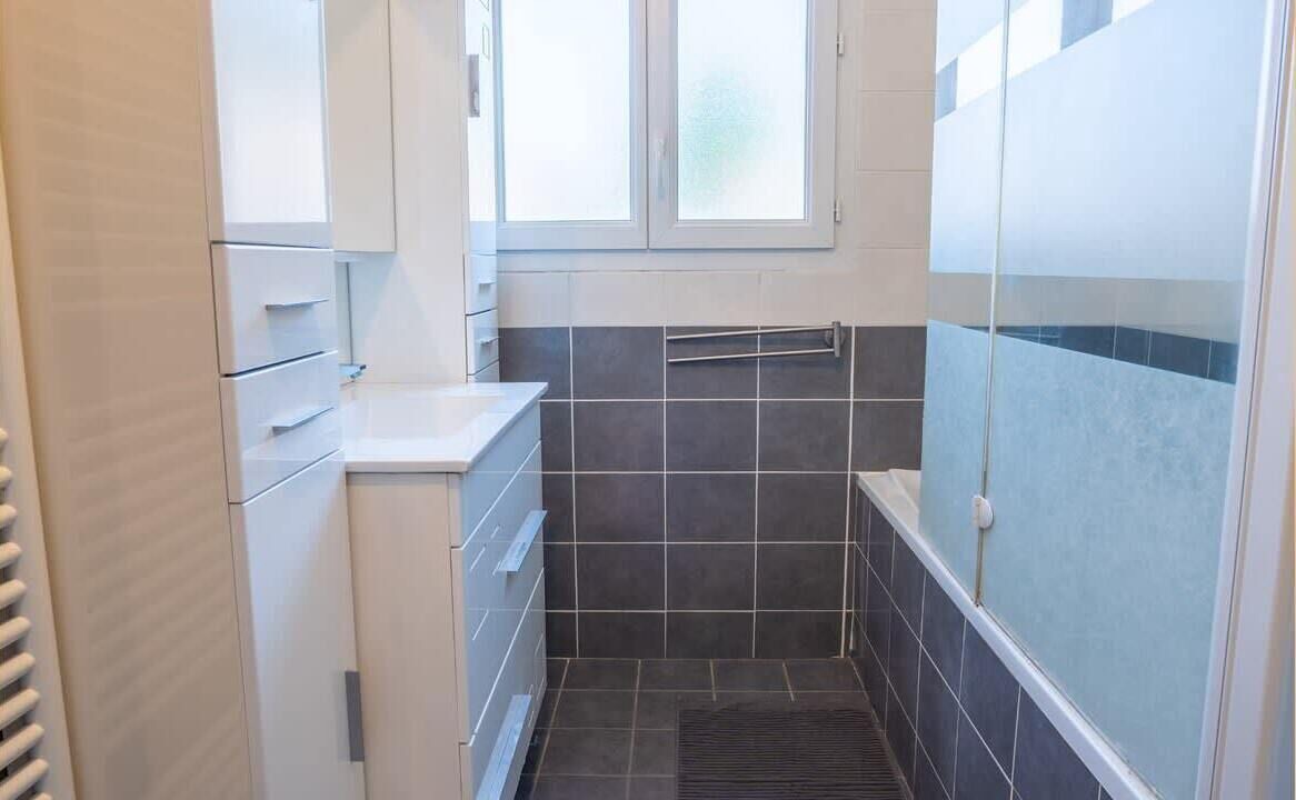 Photo of Bathroom in Etrembieres