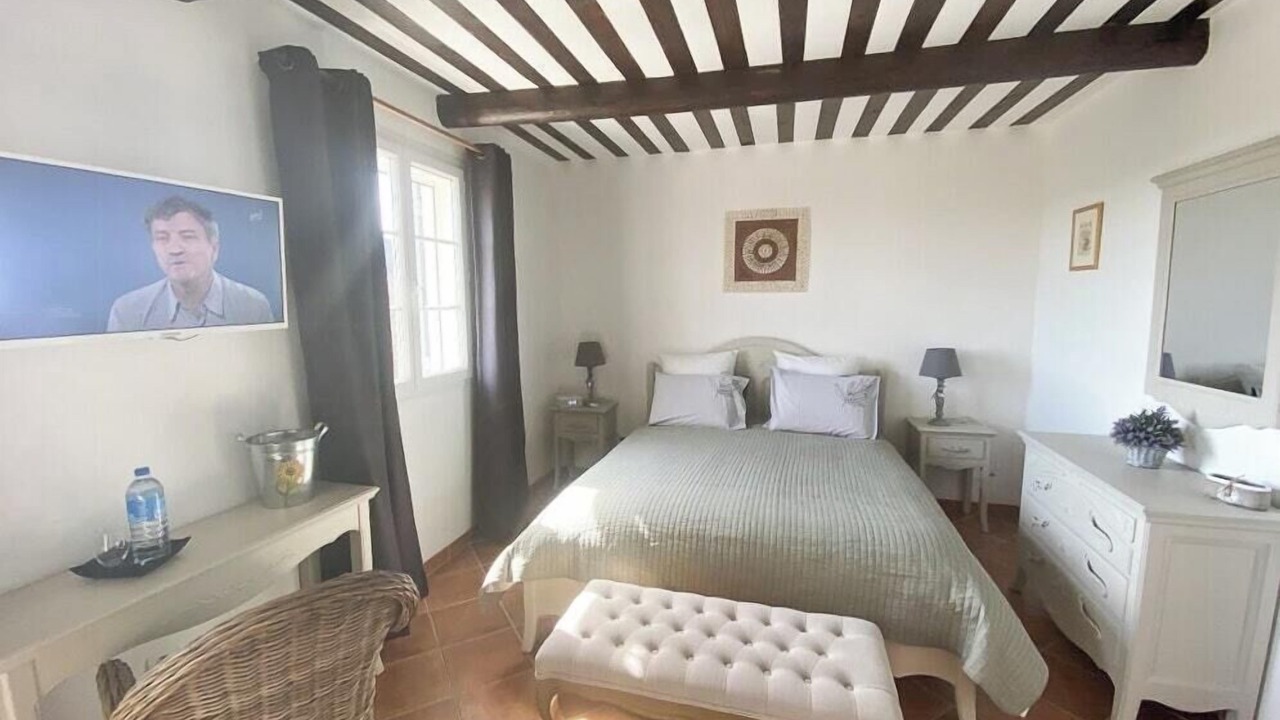 Photo of Bedroom in Murs