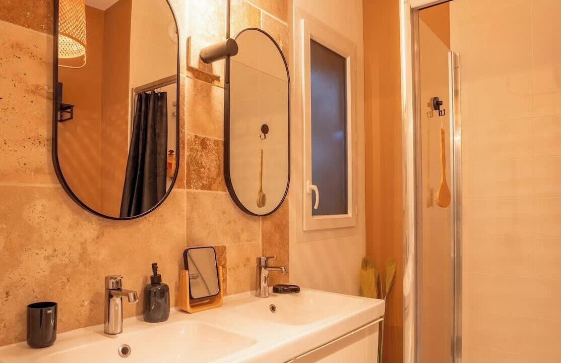 Photo of Bathroom in Saint-Julien-en-Genevois