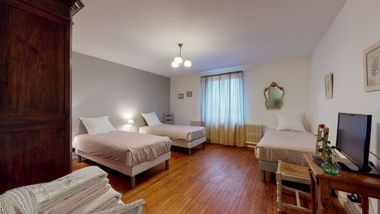 Photo of Bedroom in Civrieux