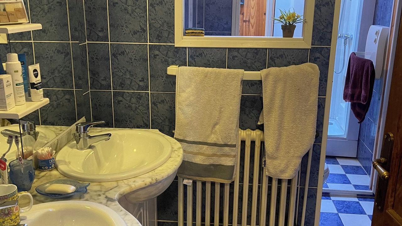 Photo of Bathroom in Pragondran