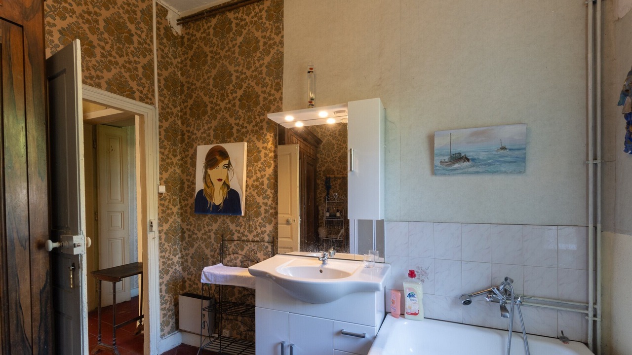 Photo of Bathroom in Largentiere