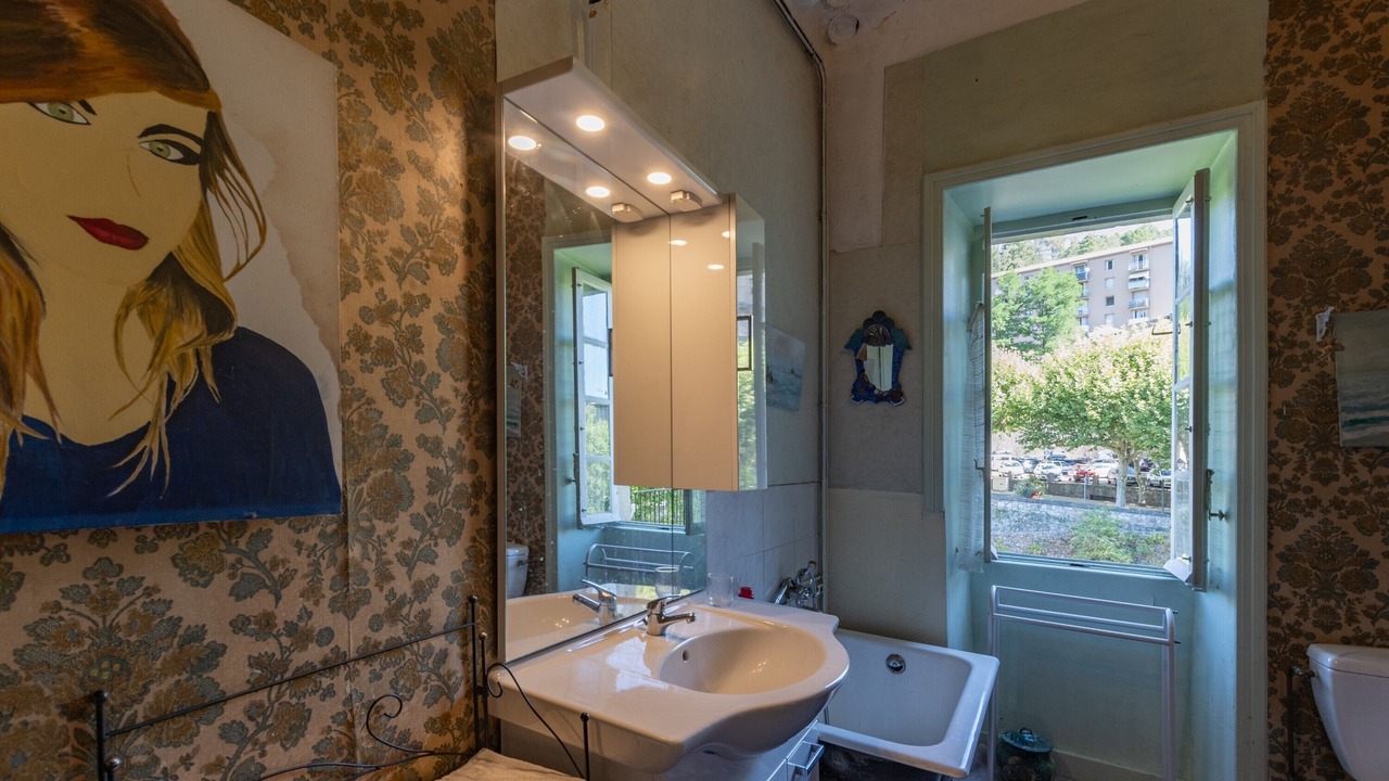 Photo of Bathroom in Largentiere