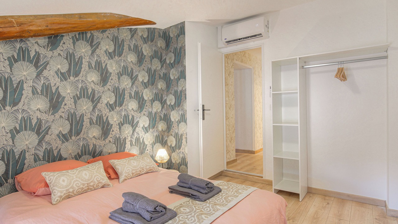 Photo of Bedroom in Lagnieu