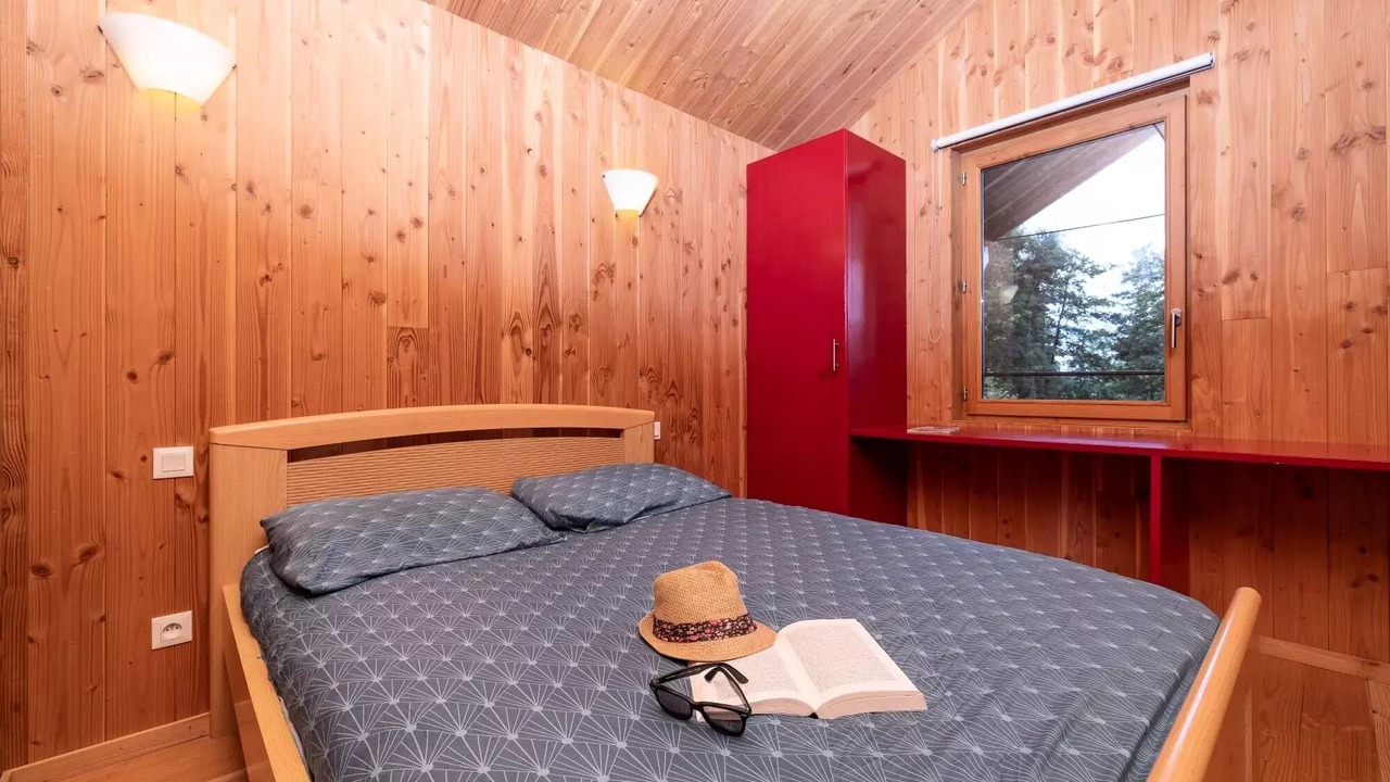 Photo of Bedroom in Cublize
