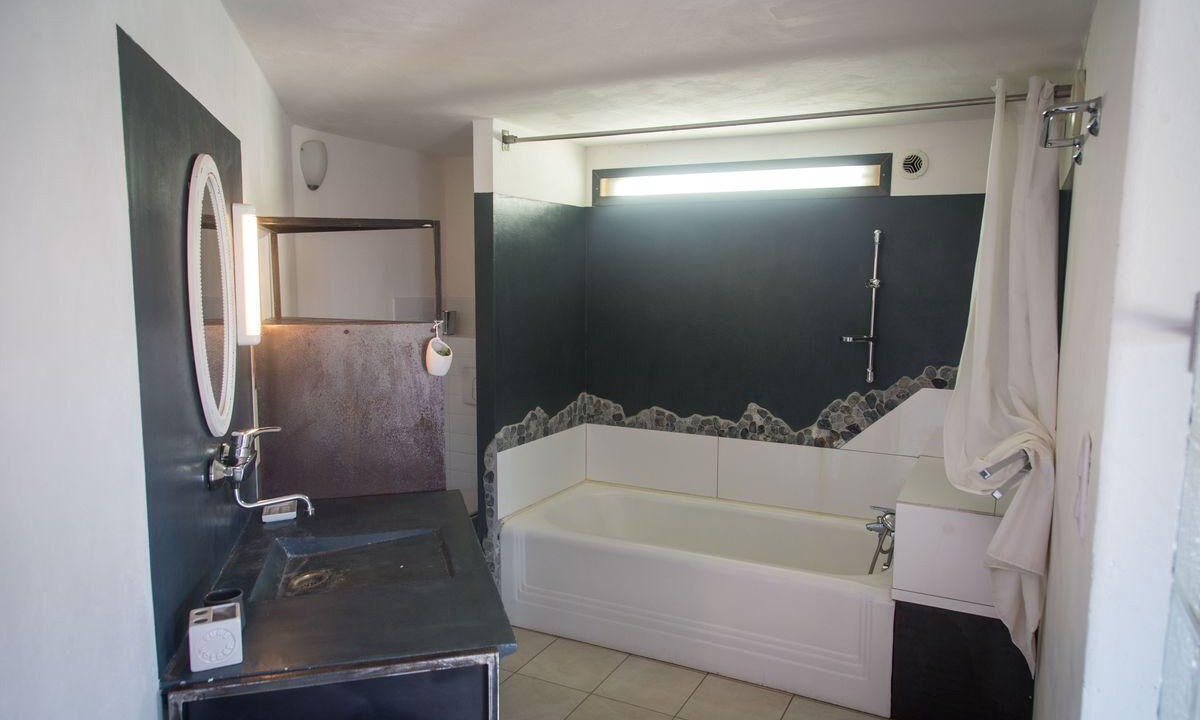 Photo of Bathroom in Lanas