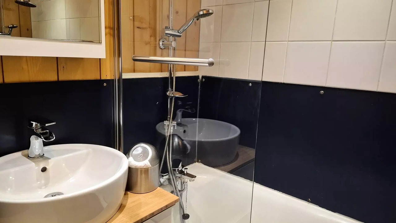 Photo of Bathroom in Arc-1600