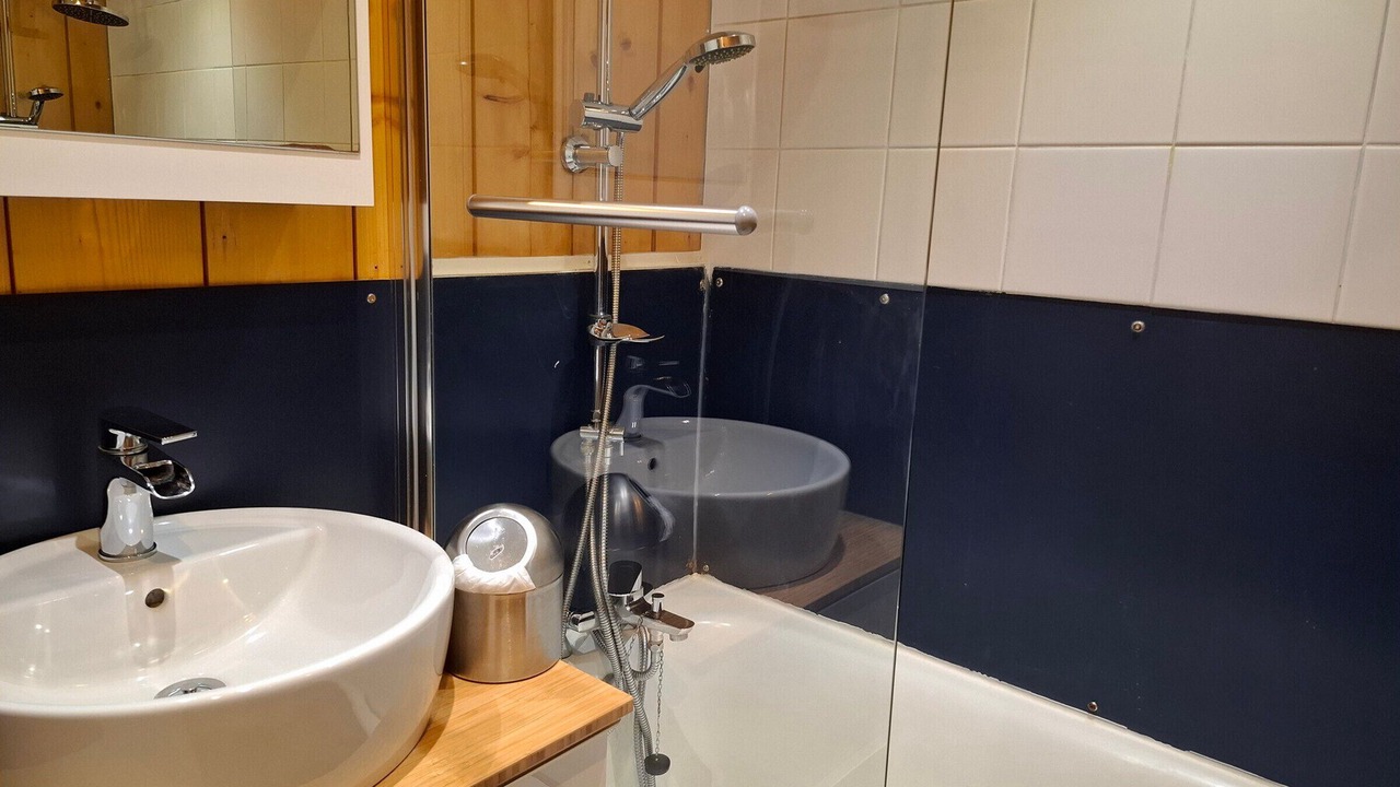 Photo of Bathroom in Arc-1600