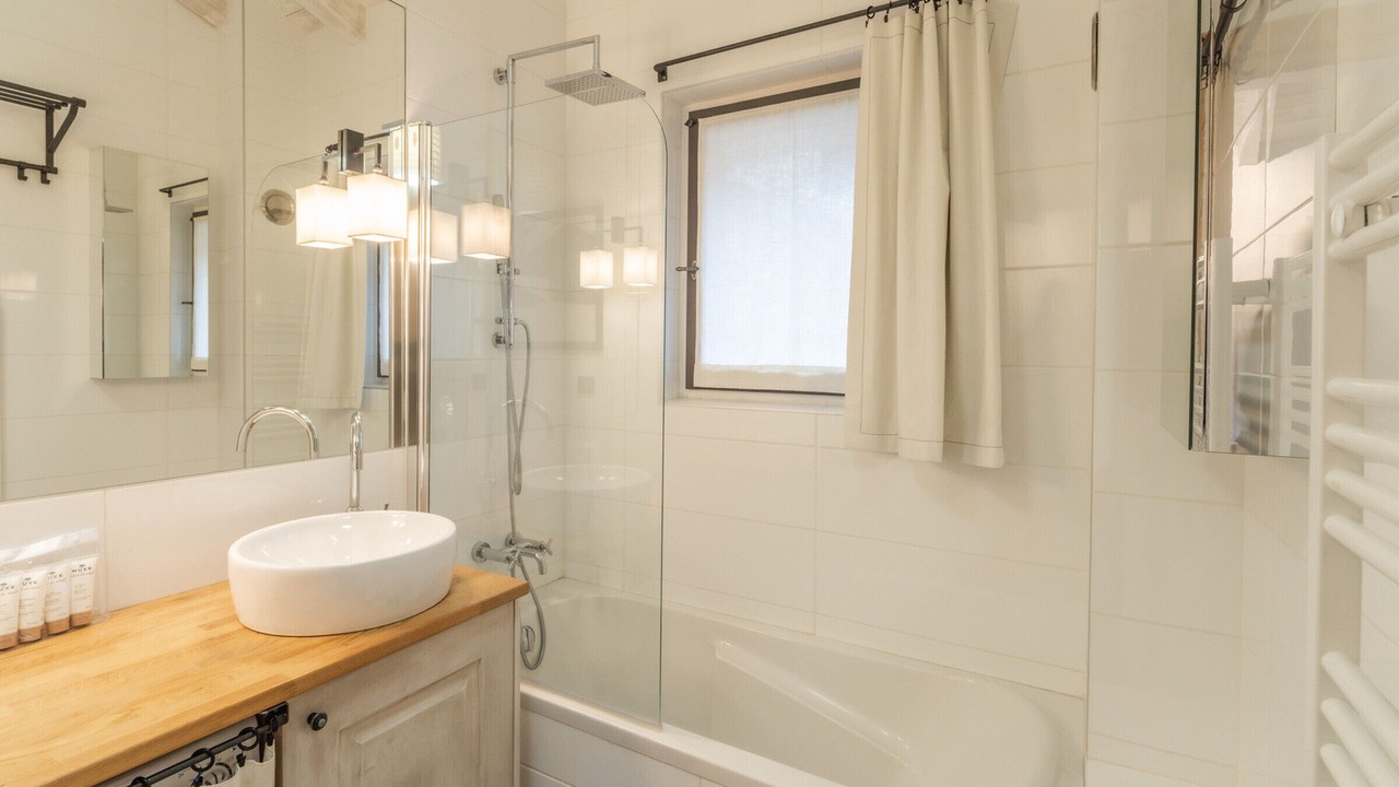 Photo of Bathroom in La Perriere