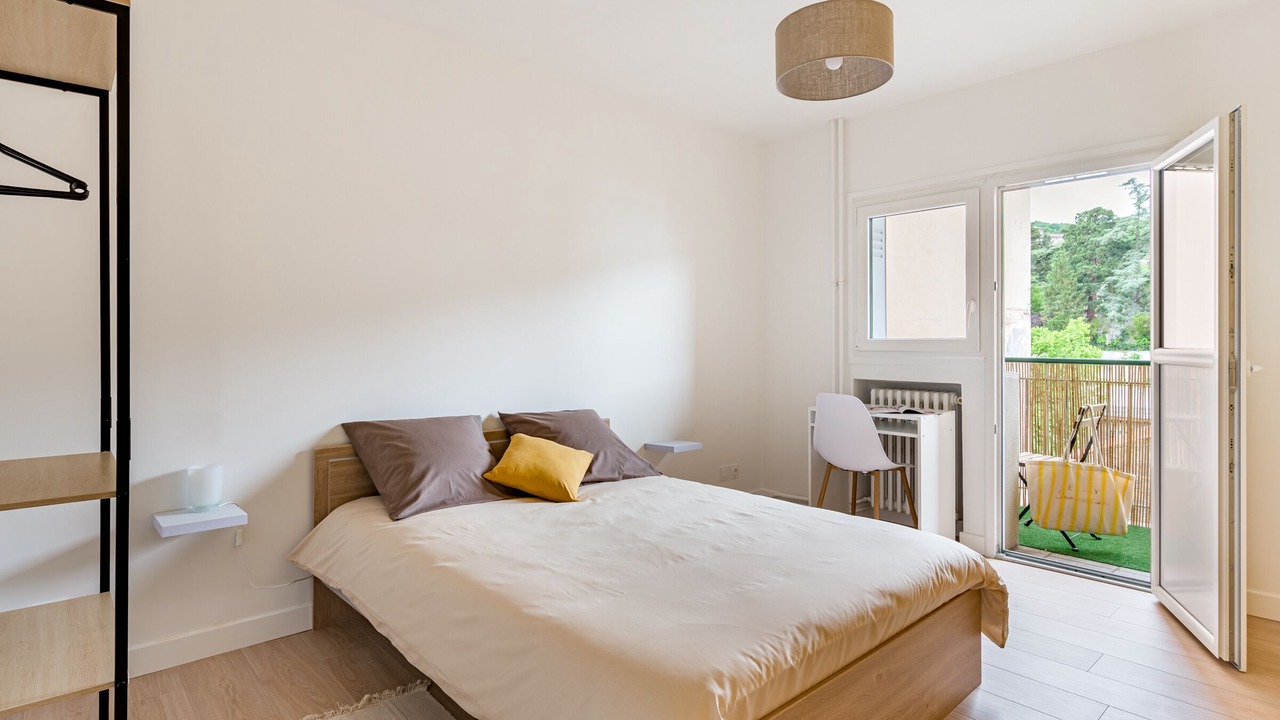 Photo of Bedroom in Saint-Etienne