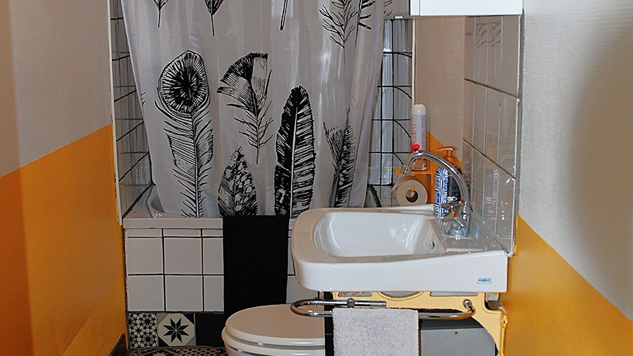 Photo of Bathroom in Bellegarde-sur-Valserine