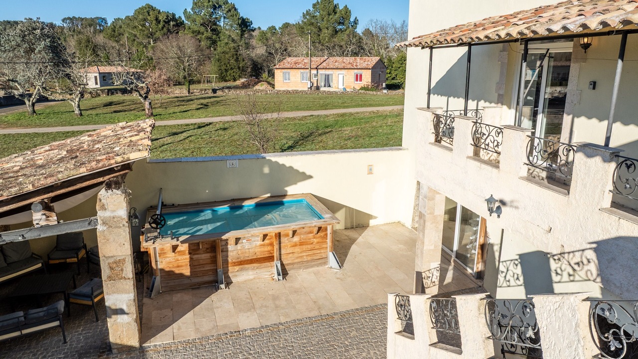 Photo of Patio Balcony in Laurac-en-Vivarais
