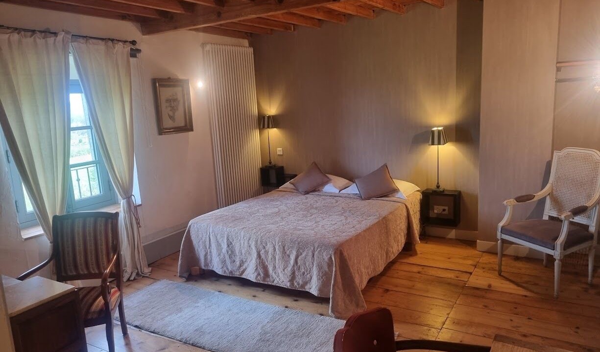 Photo of Bedroom in Marcilly-le-Chatel