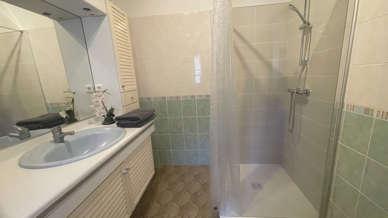Photo of Bathroom in Lachapelle-sous-Aubenas