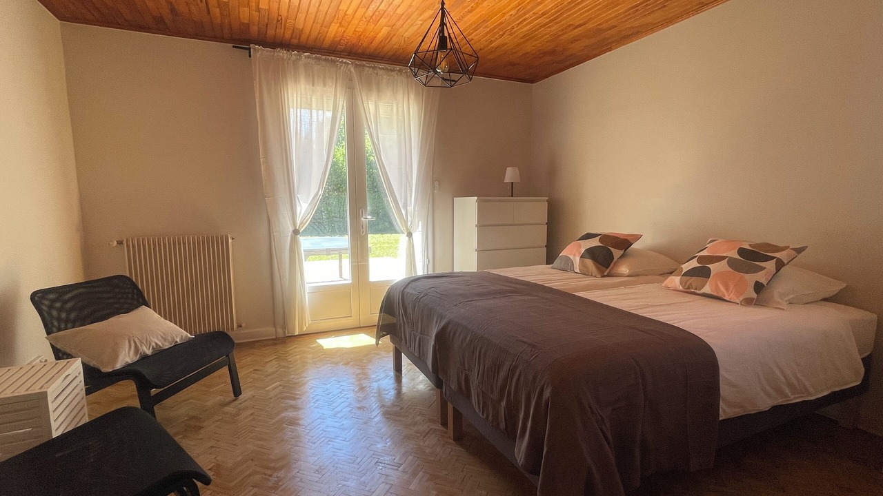 Photo of Bedroom in Lachapelle-sous-Aubenas