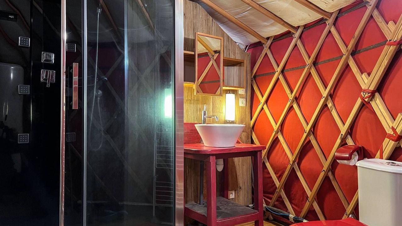 Photo of Bathroom in Chataigneraie Cantalienne