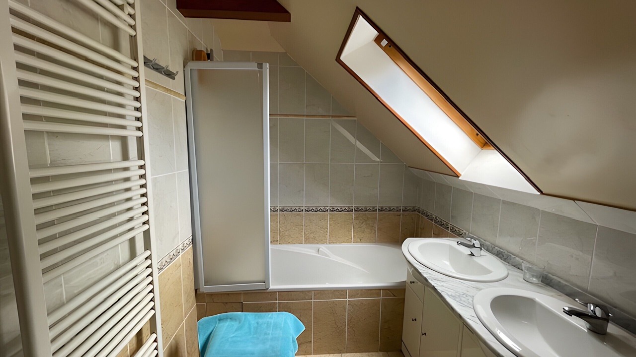 Photo of Bathroom in Lacroix-Barrez