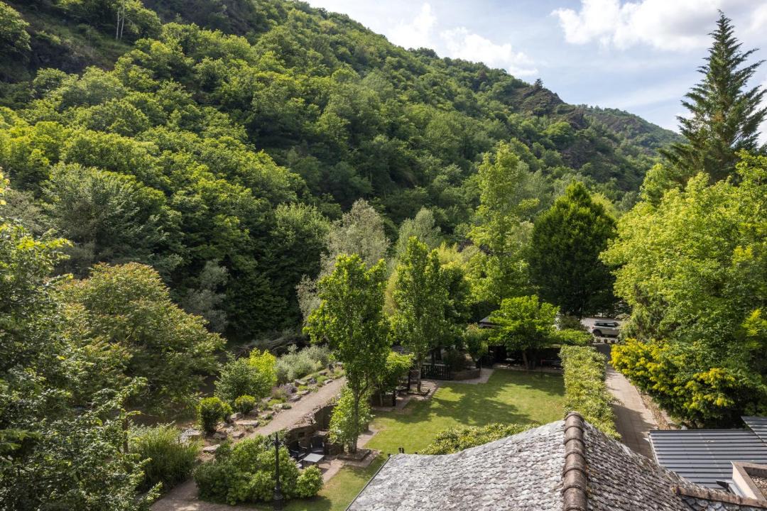 Photo of Others in Conques