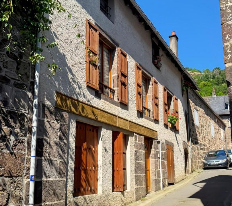 Photo of Buildings in Vic-sur-Cere