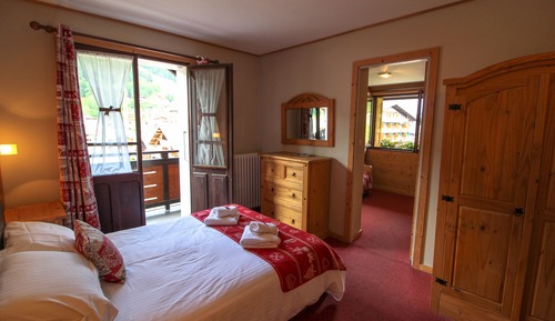 Family Room, Connecting Rooms