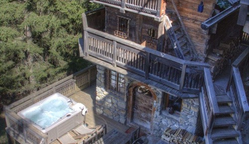 Chalet Les Barattes with Private Jacuzzi