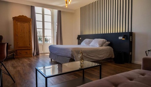 Suite, 1 Queen Bed, Non Smoking (with Sofabed)