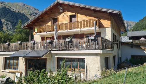 Three-Bedroom Premium Apartment with Balcony
