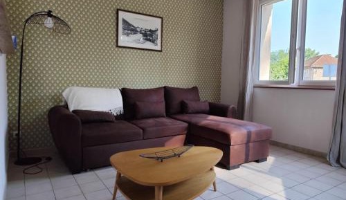 Two-Bedroom Apartment with Mountain View