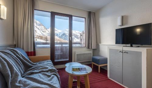 Studio with Sleeping Alcove - Open Mountain View (4 People)