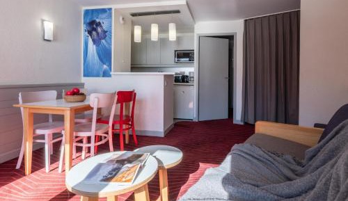 Studio with Sleeping Alcove (4 People)