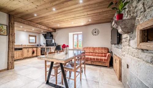 Two-Bedroom Deluxe Apartment with Garden View
