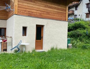 Studio Apartment with One Double Bed