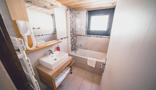 Triple Room with Bath