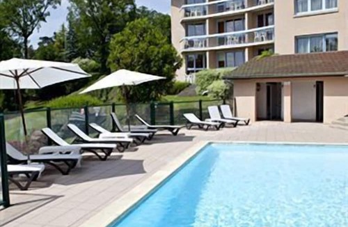 Lacapelle-Viescamp Hotel | Hôtel du Lac