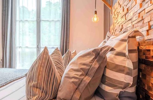 Bras de Fer House | Marquise Barbot