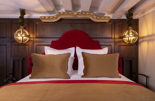 Saint-Germain-des-Pres Apartment | Maison Cardinal Furstemberg