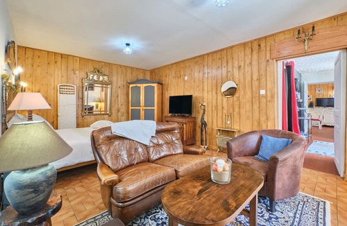 Saint-Martin-en-Vercors Apartment | Apartment 'Gte Edelweiss' with Mountain View, Private Terrace and Wi-Fi