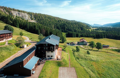 Bois-d'Amont Hotel | Hôtel Club Le Risoux