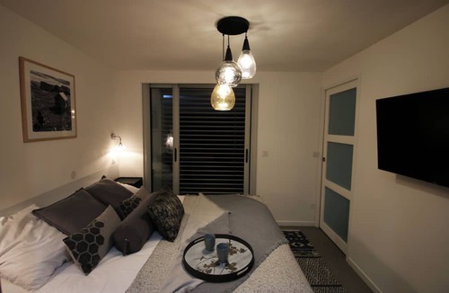 Cessenaz Apartment | New - PRIVATE GARDEN - 500m from the lake - 1 parking lot - 4 stars mountain view