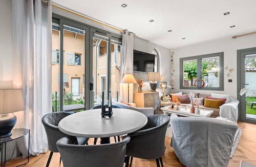 Les Serres - Vivier Apartment | La Villa Serenna - Appt avec jardin, 15 mn de Lyon