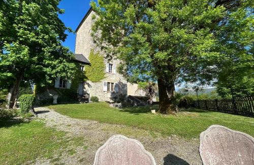 Cruet Bed & Breakfast | Château De La Rive Suite Romantique