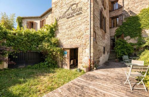 Montluel Apartment | HOTOP - La Tour Mandot - Tour médiévale historique
