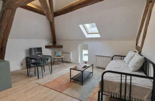 Villebois Apartment | La Forêt , ideal for a couple or a stay