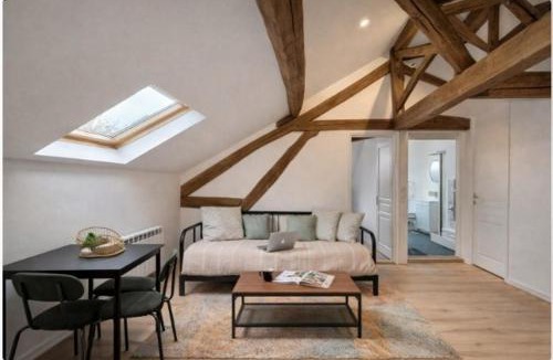 Villebois Apartment | La Forêt , ideal for a couple or a stay