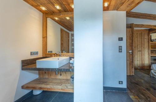 Val-d'Isere Ski Chalet | Chalet de luxe avec piscine et hammam à Val-d'Isère, 10 personnes à proximité du centre-ville - FR-1-694-95