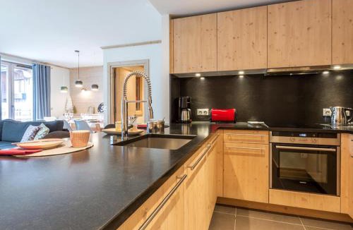 Val-d'Isere Apartment | Appartement au centre avec balcon et parking, 6 pers., Val-d'Isère - FR-1-519-5