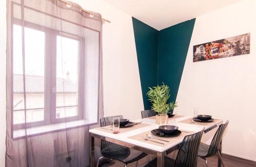 Bourgoin-Jallieu Apartment | Chic Stopover L'Olivier City Center & Flavors