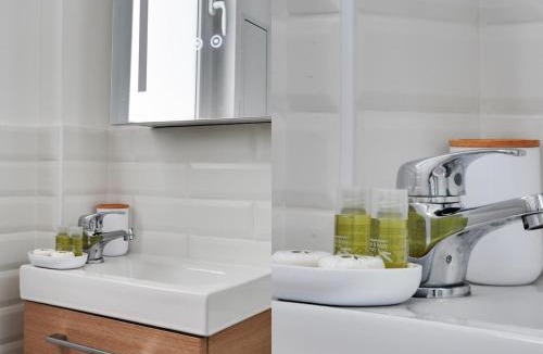 Center Apartment | Studio Cozy - by So Homy, - 1 Bed Room 2 People